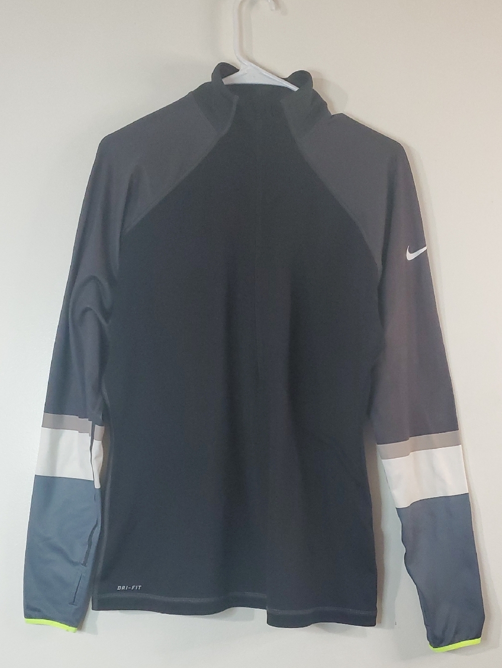 Nike Pro Women's 1/2 Zip Black & Gray Long Sleeve Performance Pullover Size XL
